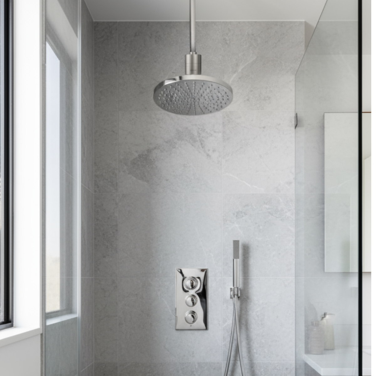 Silver HUVE Flow shower filter for chlorine and contaminant reduction