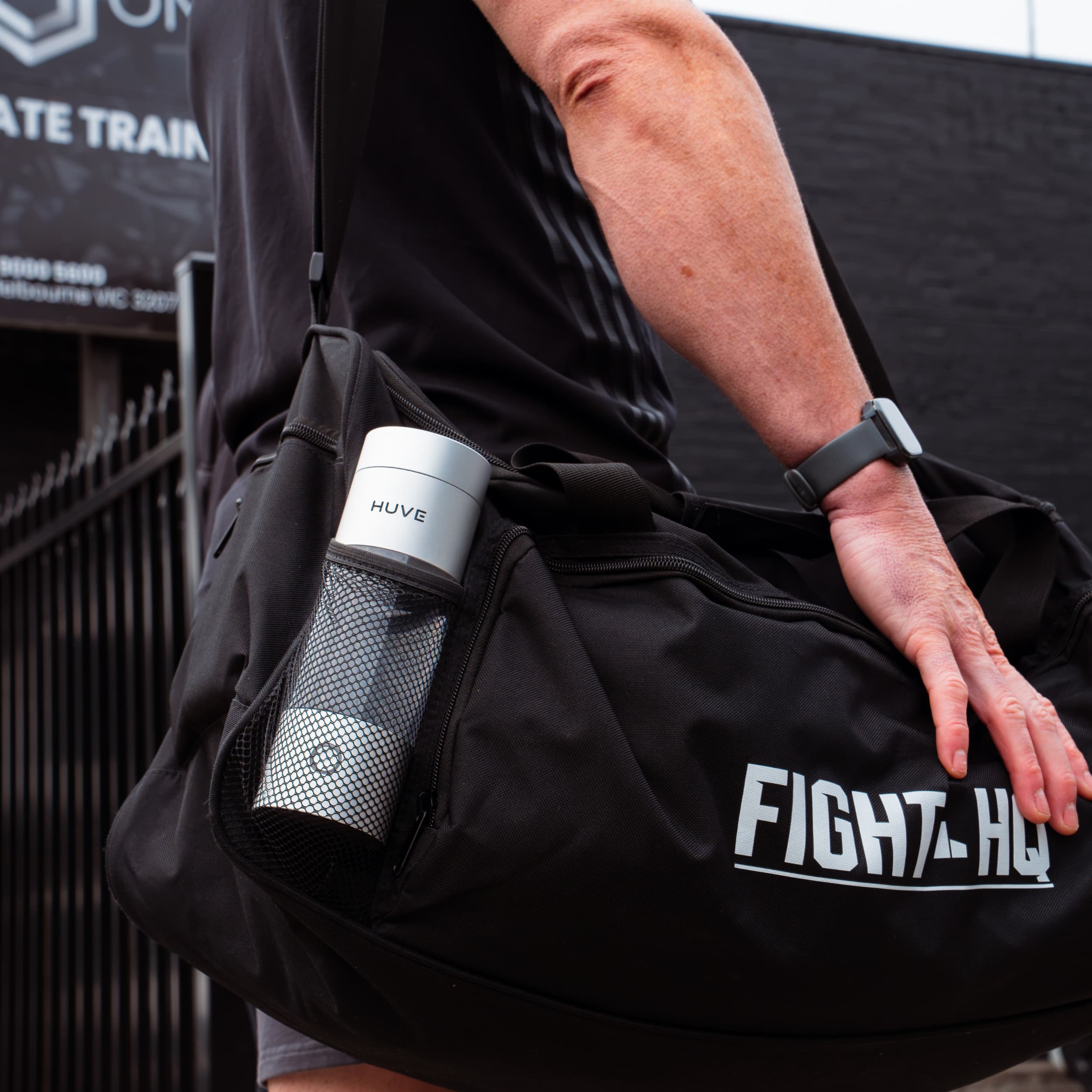 HUVE Perform bottle in gym bag side pocket